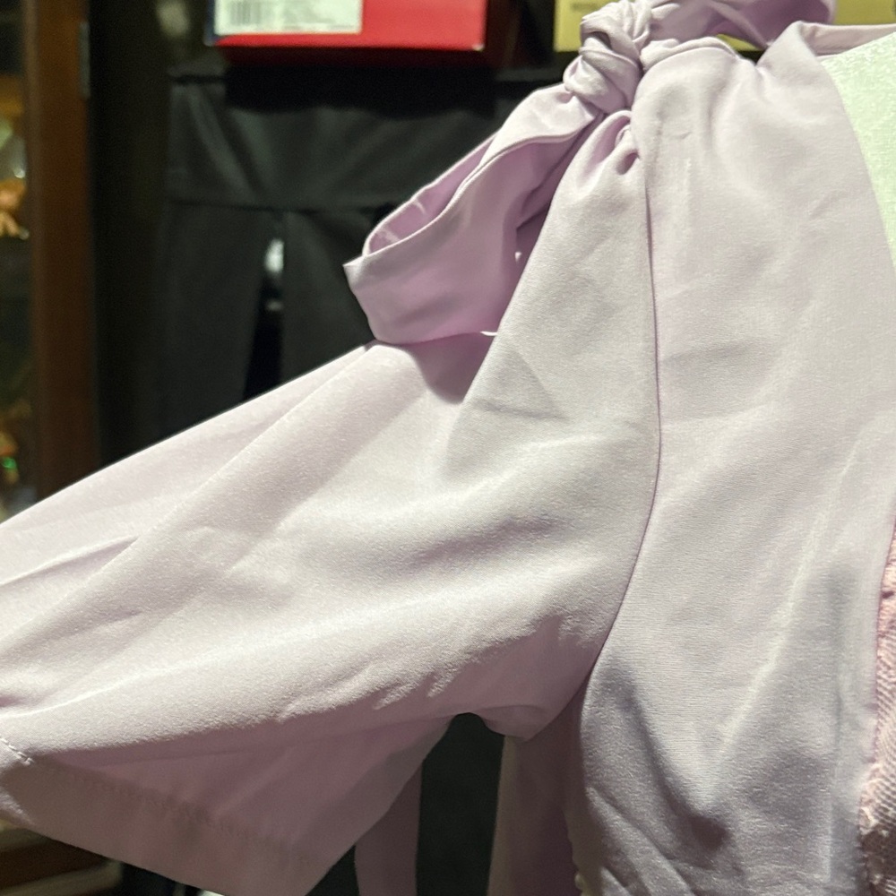 37c# NWT Flores W Sz S lavender top with lace,pearls, and bows( ribbons) accents - Picture 4 of 14